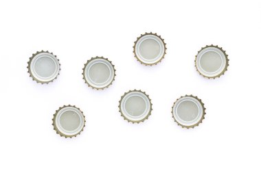  Beyaz arkaplan üzerinde izole şişe kapakları tasarımı