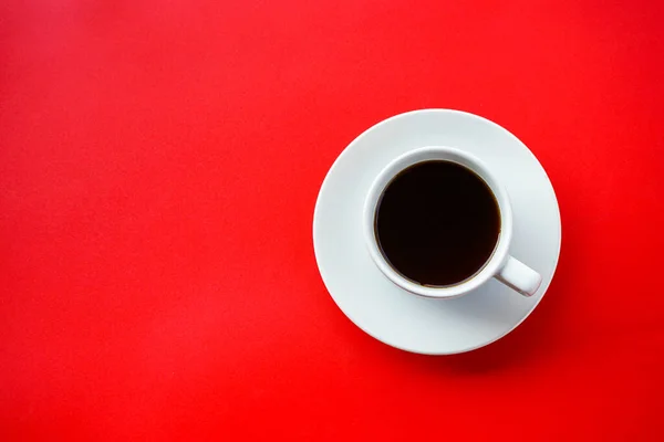 Чашка Кофе Красном Столе — стоковое фото