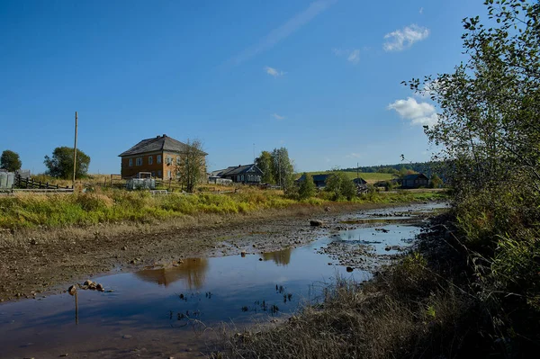 Flacher Fluss Hintergrund Des Dorfes Hochwertiges Foto — Stockfoto
