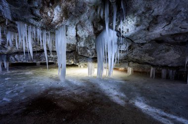 Arkhangelsk bölgesinde Pinezhsky karst mağaraları 