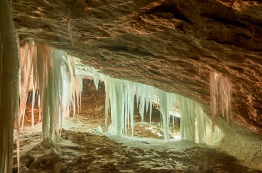 Arkhangelsk bölgesinde Pinezhsky karst mağaraları 