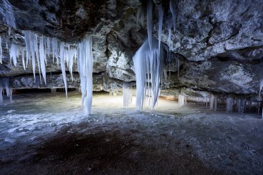 Arkhangelsk bölgesinde Pinezhsky karst mağaraları 