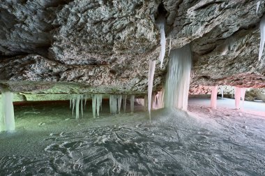 Arkhangelsk bölgesinde Pinezhsky karst mağaraları 