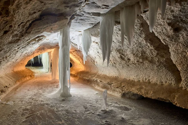 Arkhangelsk bölgesinde Pinezhsky karst mağaraları 