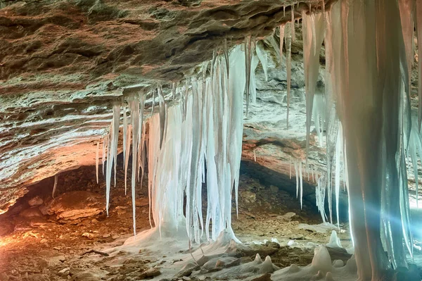 Arkhangelsk bölgesinde Pinezhsky karst mağaraları 