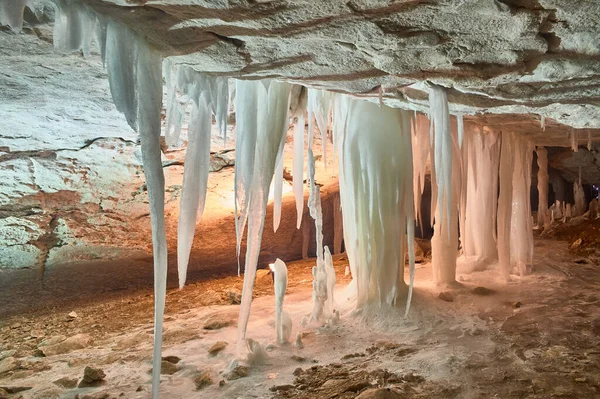 Arkhangelsk bölgesinde Pinezhsky karst mağaraları 