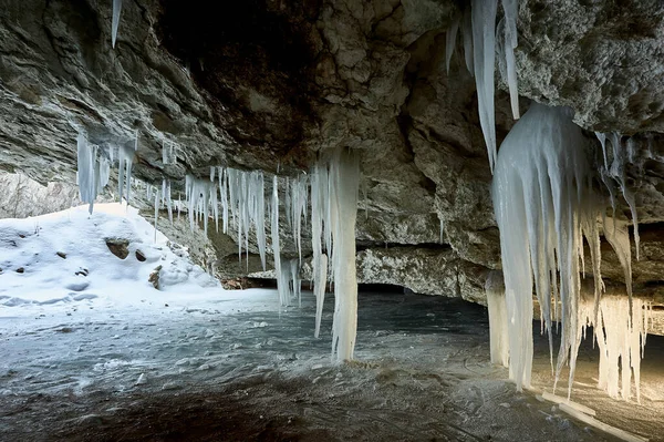 Arkhangelsk bölgesinde Pinezhsky karst mağaraları 