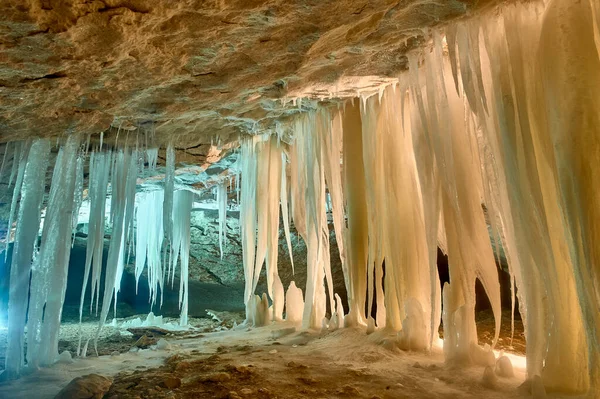 Pinezhsky-Karsthöhlen im Gebiet Archangelsk — Stockfoto