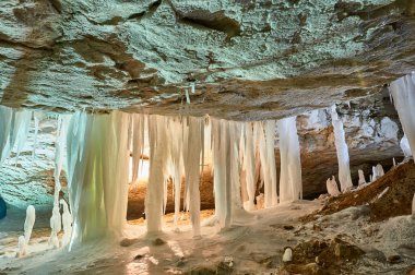 Arkhangelsk bölgesinde Pinezhsky karst mağaraları 
