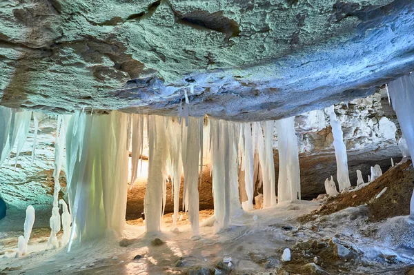 Arkhangelsk bölgesinde Pinezhsky karst mağaraları 