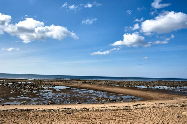 Playa de arena en la costa de Onega del mar blanco — Foto de Stock