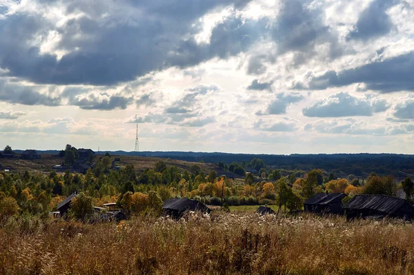 Landschap met wolken en lucht — Stockfoto