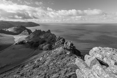 Exmoor Ulusal Parkı 'ndaki Kayalar Vadisi' nden Hollerday Hill 'in görüntüsü