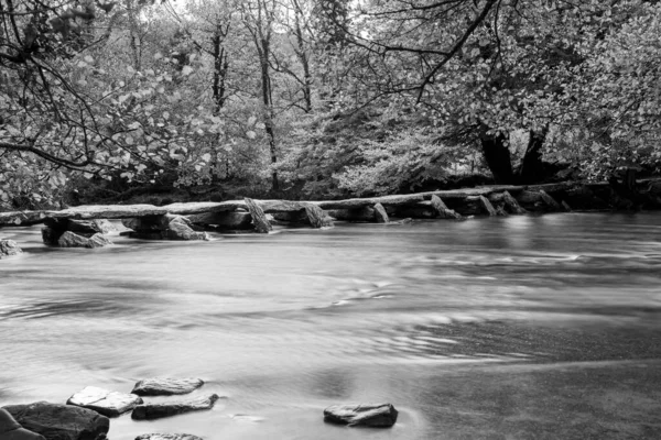 Schwarz Weiß Foto Der Klappbrücke Den Tarr Steps Exmoor Nationalpark — Stockfoto