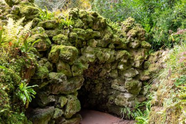 Stourton. Wiltshire. Birleşik Krallık. 20 Ekim. Wiltshire 'daki Sourhead Gardens' ın girişi.