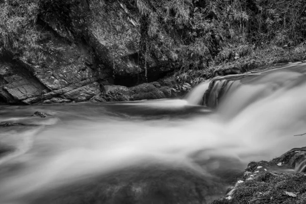 Lång Exponering Ett Vattenfall Hoar Oak Water Floden Vid Watersmmet — Stockfoto