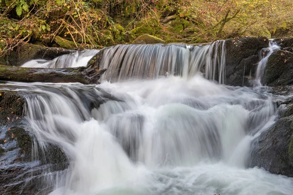 Lång Exponering Ett Vattenfall Hoar Oak Water Floden Vid Watersmmet — Stockfoto