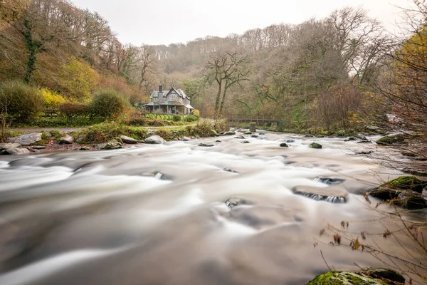 Lång Exponering Floden East Lyn Flyter Watersmeet Hus Exmoor Nationalpark — Stockfoto