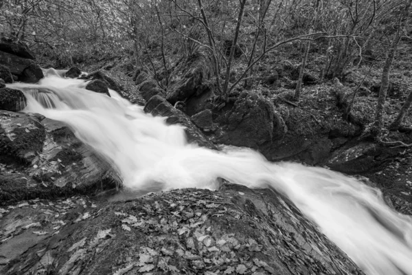 Larga Exposición Una Cascada Río Hoar Oak Water Watersmmet Parque — Foto de Stock