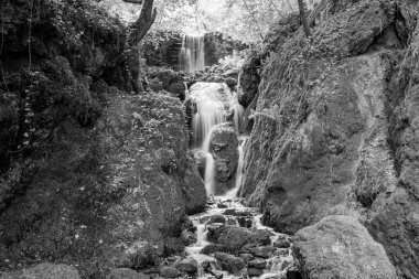 Dartmoor 'daki Canonteign Şelalesi' nde uzun süreli Clampitt Falls şelalesi