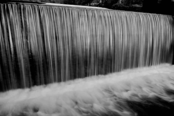 Langzeitbelichtung Des Wasserfalls Der Mühle Der Cheddar Schlucht Salto — Stockfoto