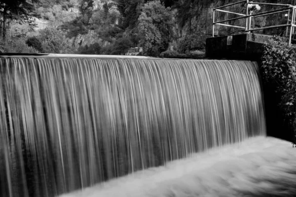 Lange Blootstelling Aan Waterval Bij Molen Cheddar Gorge Somerset — Stockfoto