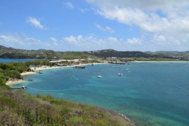 Saint Lucia 'daki Rodney Körfezi' nin güvercin adasının tepesinden görüntü