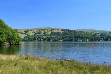 Göl bölgesindeki Windermere Gölü 'nün alçak açılı manzarası
