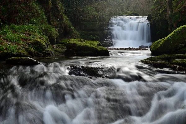 Devon Daki Watersmeet Teki Büyük Şelalenin Uzun Pozu — Stok fotoğraf