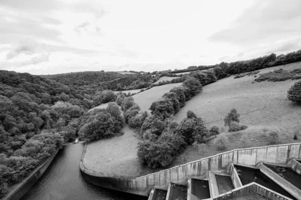 萨默塞特Wimbleball湖大坝顶部的景观 — 图库照片