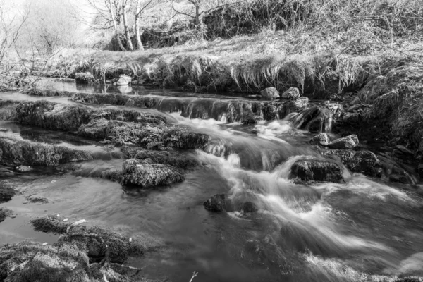Long Exposure Weir Water River Flowing Valley Robbers Bridge Exmoor — Stock Photo, Image