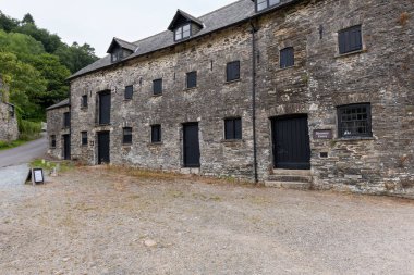 Cornwall 'daki Cotehele rıhtımındaki Keşif Merkezi.