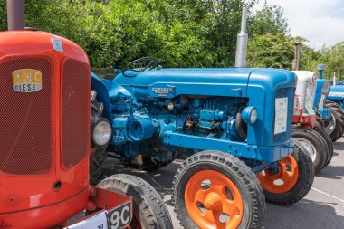 Honiton. Devon. Birleşik Krallık. 2 Temmuz 2021 Eski Fordson Major traktörü Devon County Show 'da sergileniyor..