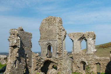 Corfe Castle Dorset'deki / daki kalıntıları