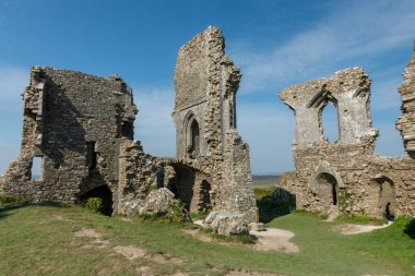 Corfe Castle Dorset'deki / daki kalıntıları