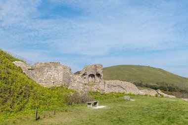 Corfe Castle Dorset'deki / daki kalıntıları