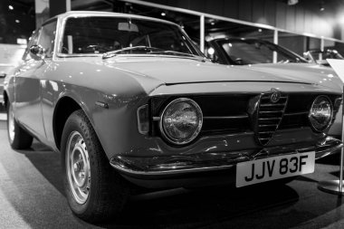 Sparkford. Somerset. Birleşik Krallık. 12 Ocak 2025. 1967 'den Alfa Romeo Giulia Sprint GT Somerset' teki Haynes Motor Müzesi 'nde sergileniyor.