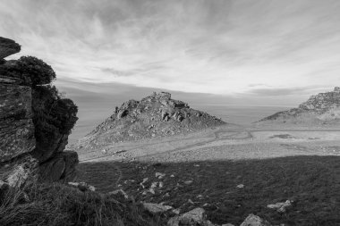 Exmoor Ulusal Parkı 'ndaki Kayalar Vadisi' nin manzara fotoğrafı.