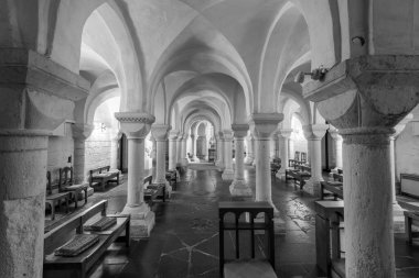 Worcester. Worcester Shire.Birleşik Krallık. 4. 2025. Worcester Katedrali 'ndeki mezarın fotoğrafı.