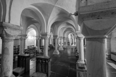 Worcester. Worcester Shire.Birleşik Krallık. 4. 2025. Worcester Katedrali 'ndeki mezarın fotoğrafı.