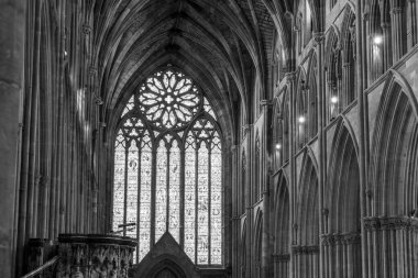 Worcestershire. Birleşik Krallık. 4. 2025. Worcester Katedrali 'nin batı penceresinin fotoğrafı.