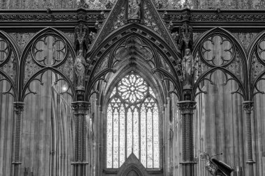 Worcestershire. Birleşik Krallık. 4. 2025. Worcester Katedrali 'nin batı penceresinin fotoğrafı.