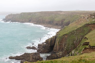 Cornwall 'daki Lands End' deki kayalıkların manzara fotoğrafı