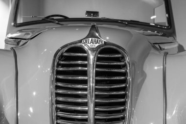 Sparkford. Somerset. Birleşik Krallık. 12 Ocak 2025. 1939 'dan bir Delahaye 135M Drophead Coupe, Somerset' teki Haynes Motor Müzesi 'nde sergileniyor.