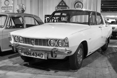 Sparkford. Somerset. Birleşik Krallık. 12 Ocak 2025. 1966 'dan kalma bir Rover 2000 P6 Somerset' teki Haynes Motor Müzesi 'nde sergilenmektedir.