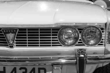 Sparkford. Somerset. Birleşik Krallık. 12 Ocak 2025. 1966 'dan kalma bir Rover 2000 P6 Somerset' teki Haynes Motor Müzesi 'nde sergilenmektedir.