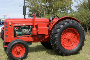 Dorchester.Dorset.Birleşik Krallık. 6 Ekim 2025. 1964 'ten kalma restore edilmiş bir Bolinder Munktell 470 Dorset County şovunda sergileniyor.