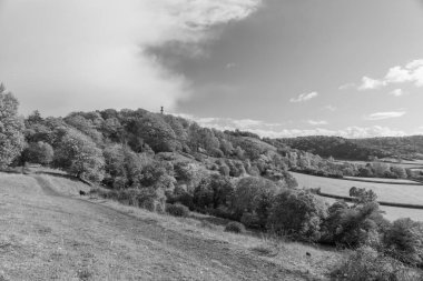 Somerset Compton Dundon 'daki Polden Yolu' ndaki Amiral Hood Anıtı 'nın manzara fotoğrafı.