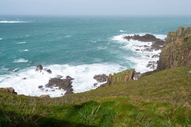 Cornwall 'daki Lands End' deki kayalıkların manzara fotoğrafı