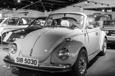 Sparkford. Somerset. Birleşik Krallık. 12 Ocak 2025. 1979 'dan kalma üstü açık Volkswagen Beetle, Somerset' teki Haynes Motor Müzesi 'nde sergileniyor.